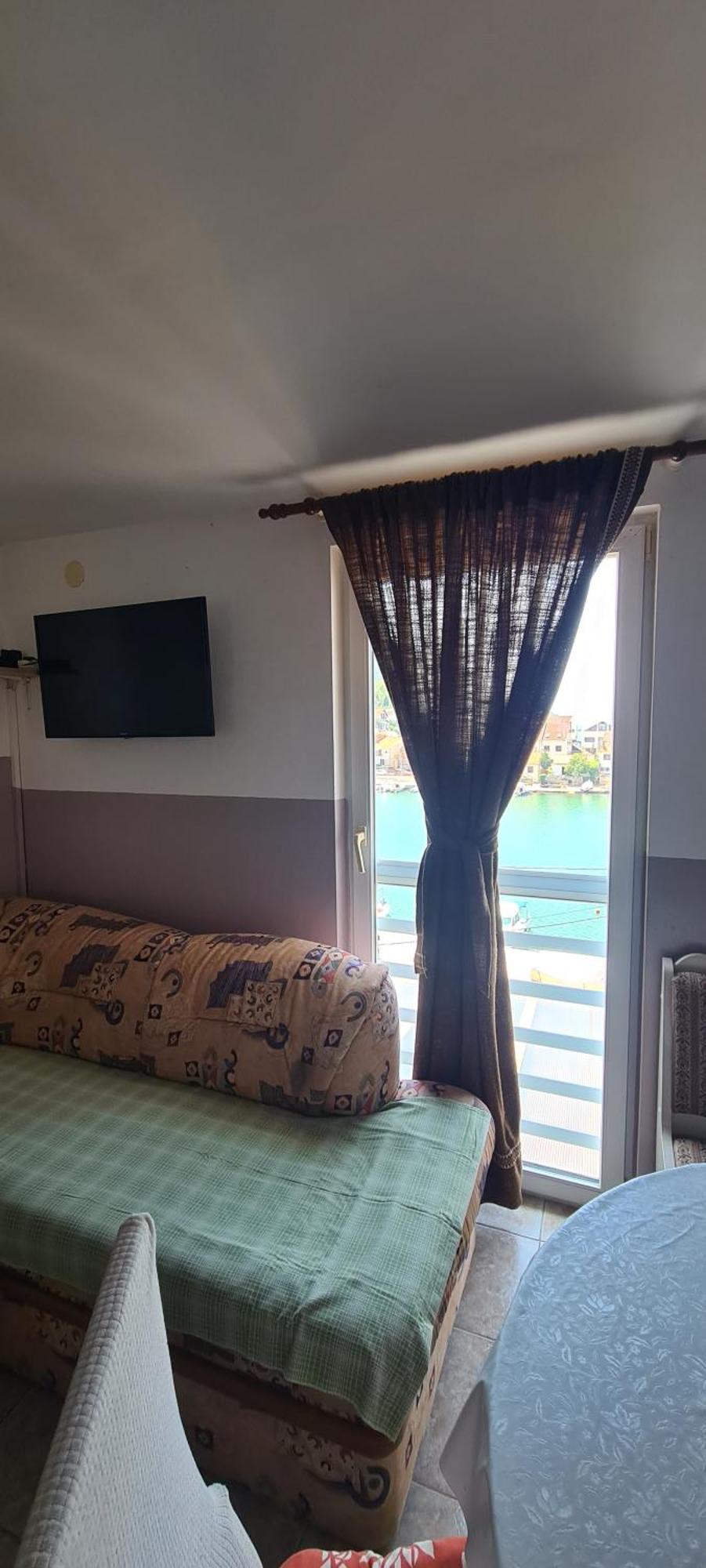 Apartments Laura บลัตเซ ภายนอก รูปภาพ